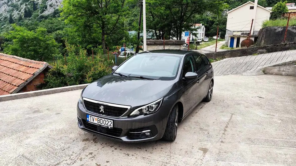 Peugeot 308 — photo 2